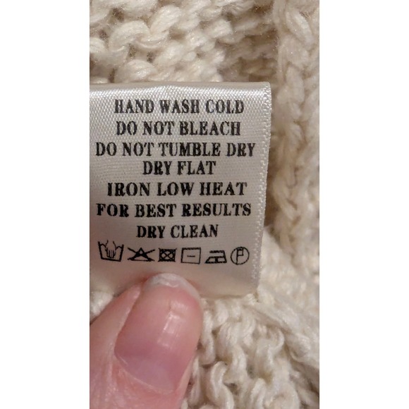 New in Cream Knit Daisy Cardigan Sweater Size S Puffy Daisy Applique Whimsical - Picture 7 of 9